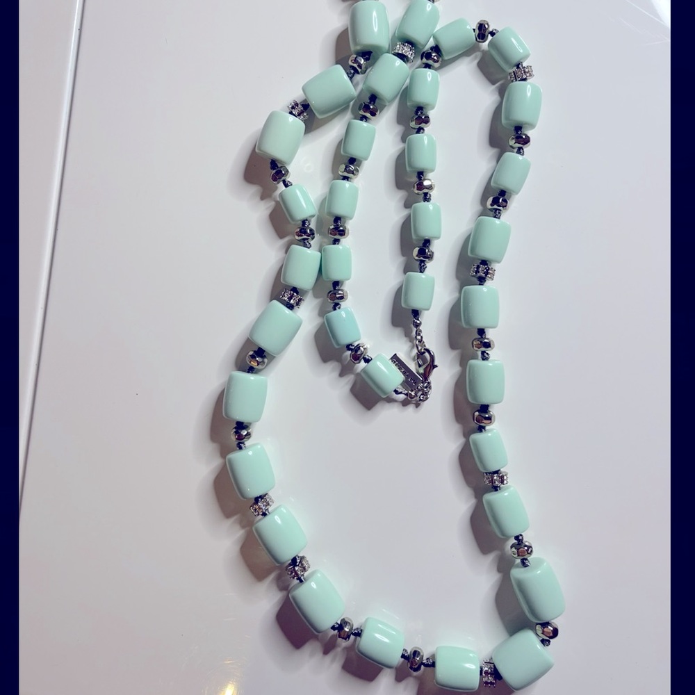 The Limited- mint green bead drop necklace
